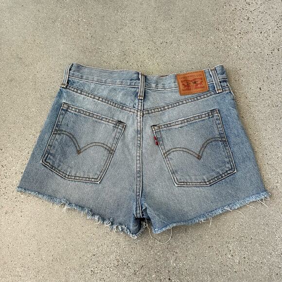 LEVI’S Women's High Rise Button Fly Raw Hem Jean Shorts - Picture 2 of 5